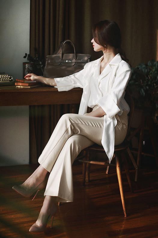 Tôi Không Phải Nền Cho Sự Nghiệp Của Bất Kỳ Ai